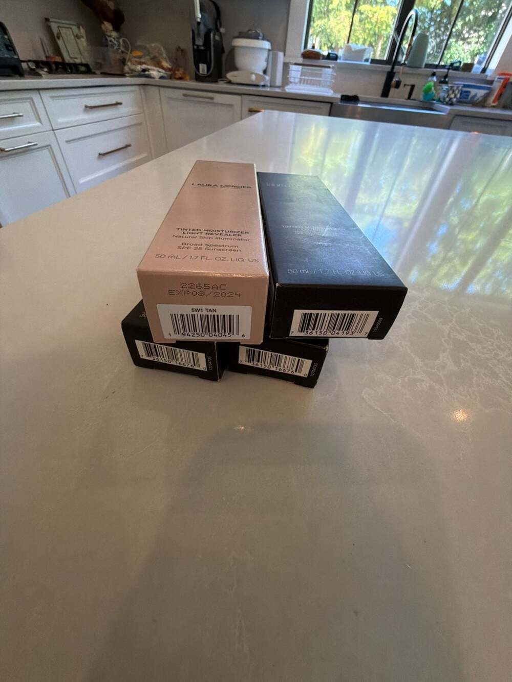 Laura Mercier Tinted Moisturizer Flawless Lumiere Foundation Bundle 4-Piece lot - Picture 4 of 4
